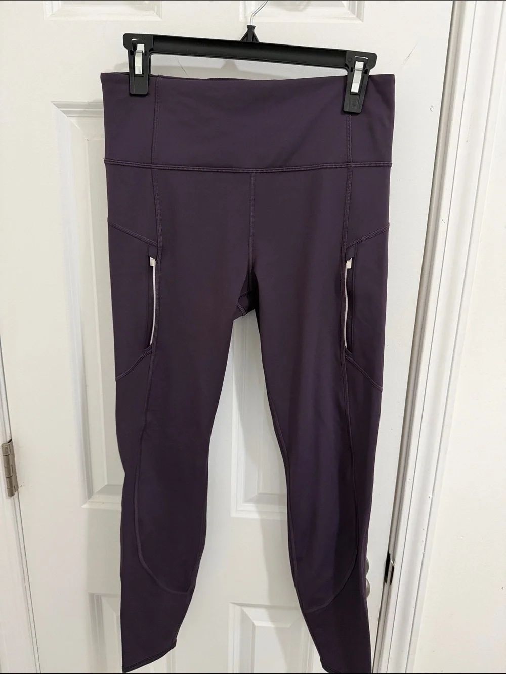 Athleta Plum Purple High-Rise Leggings with Side Zipper Pockets Size Medium